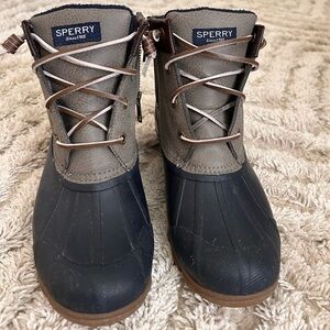 Sperry Women’s Boots Size 5.5